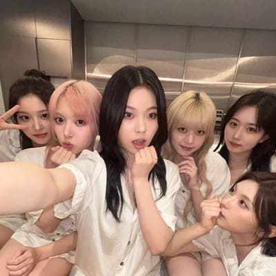 NMIXX 團體照